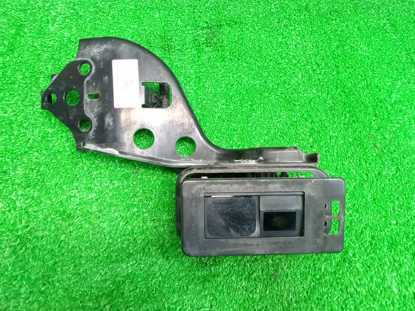 Радар-детектор TOYOTA CROWN MAJESTA UZS186 88210-30050 1 ракурс