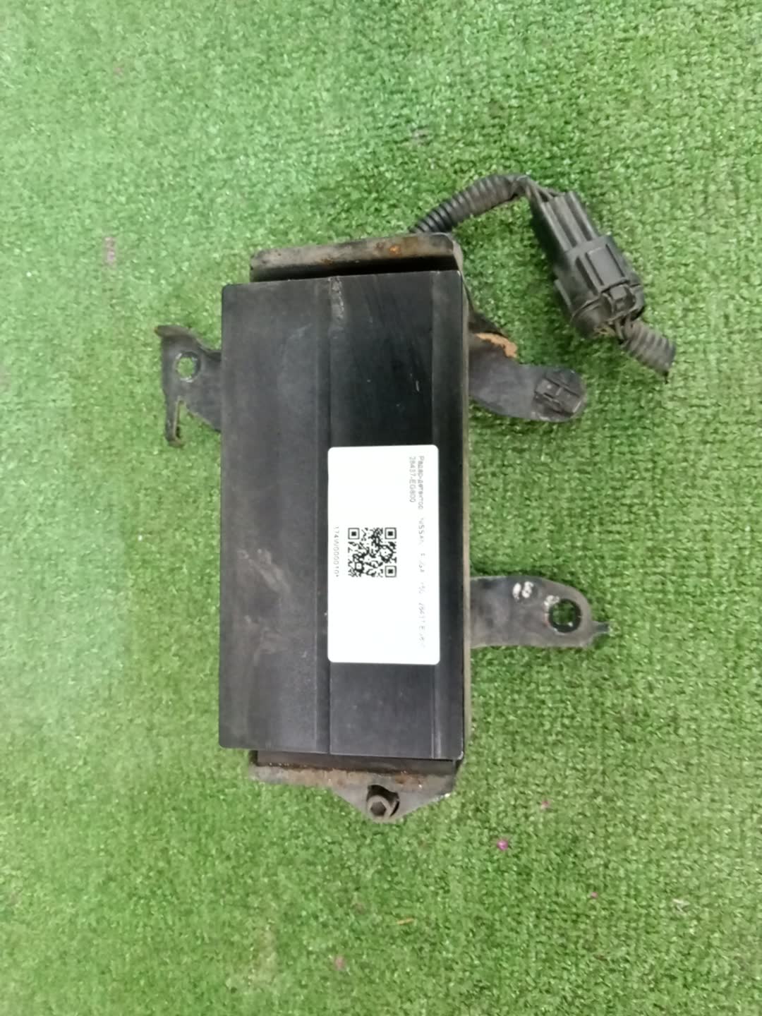 Радар-детектор NISSAN FUGA Y50 28437-EG800 1 ракурс