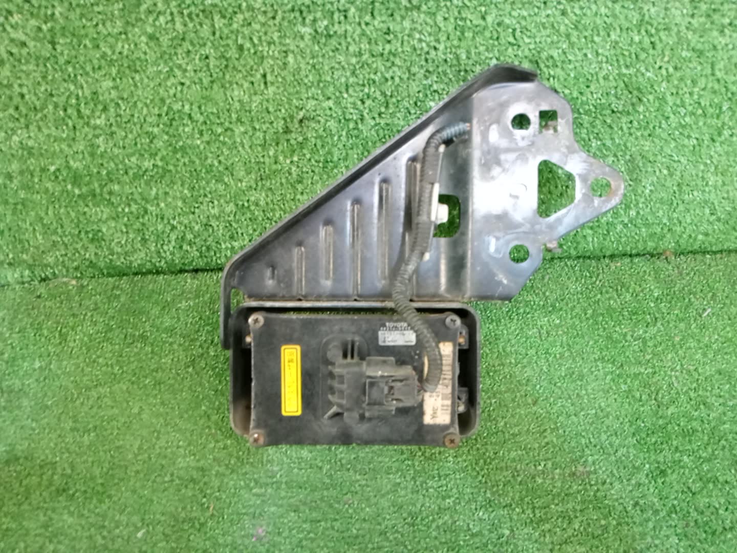 Радар-детектор TOYOTA CELSIOR UCF31 8821050020 2 ракурс