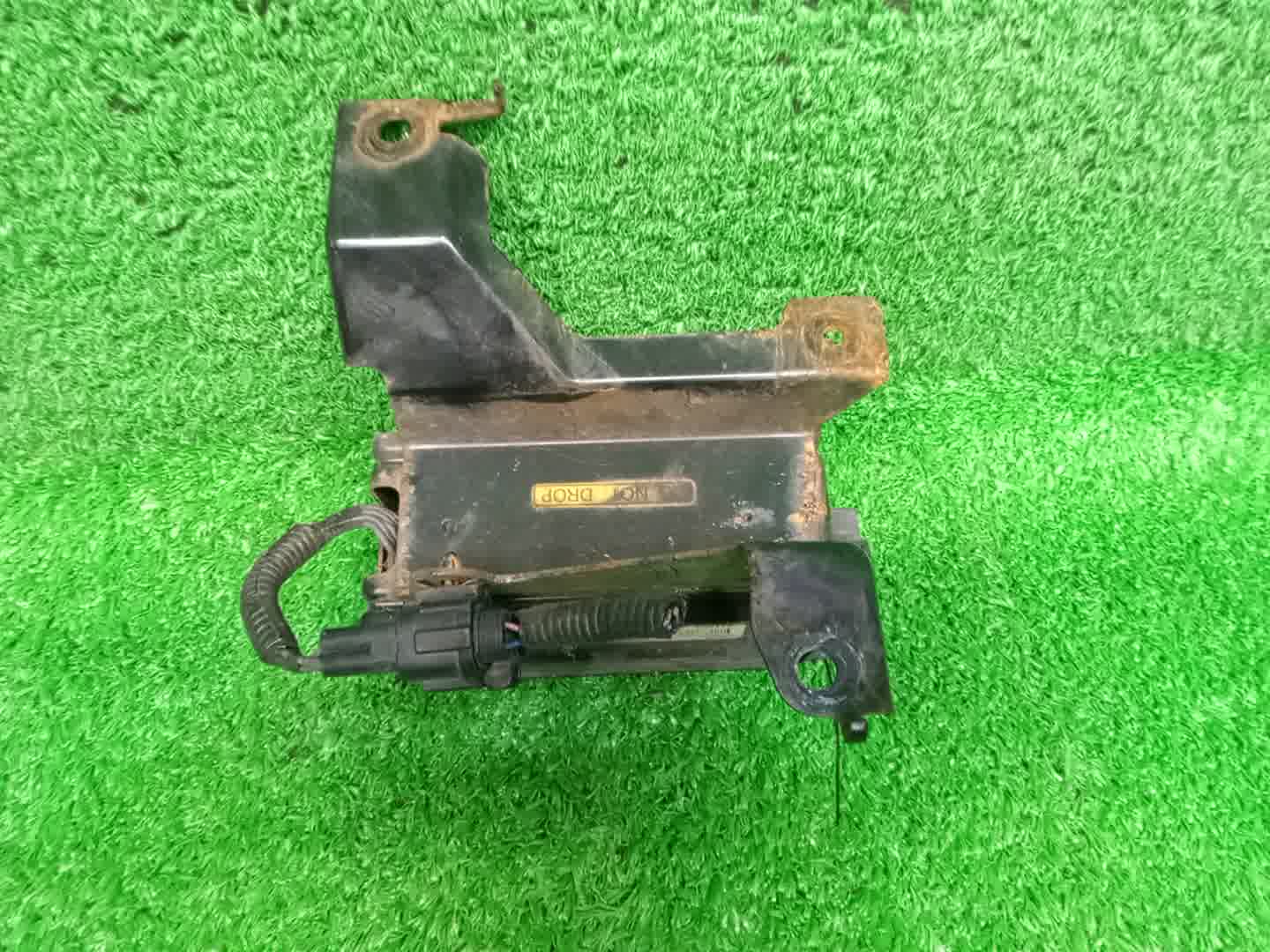 Радар-детектор NISSAN FUGA PY50 28437-EJ81A 2 ракурс