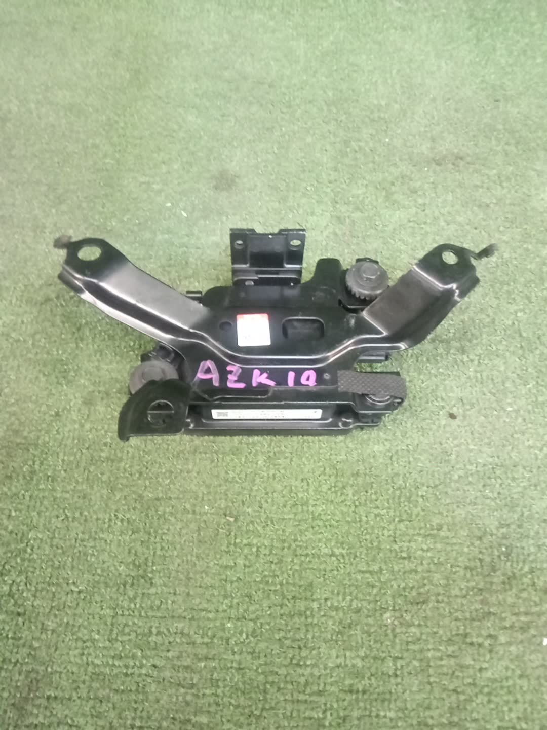 Радар-детектор TOYOTA SAI AZK10 2 ракурс