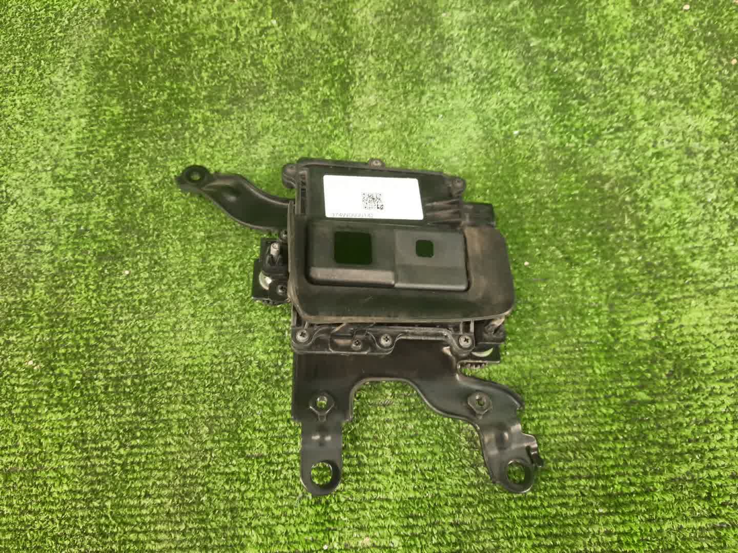 Радар-детектор TOYOTA TANK M900A 88210-B1020 1 ракурс