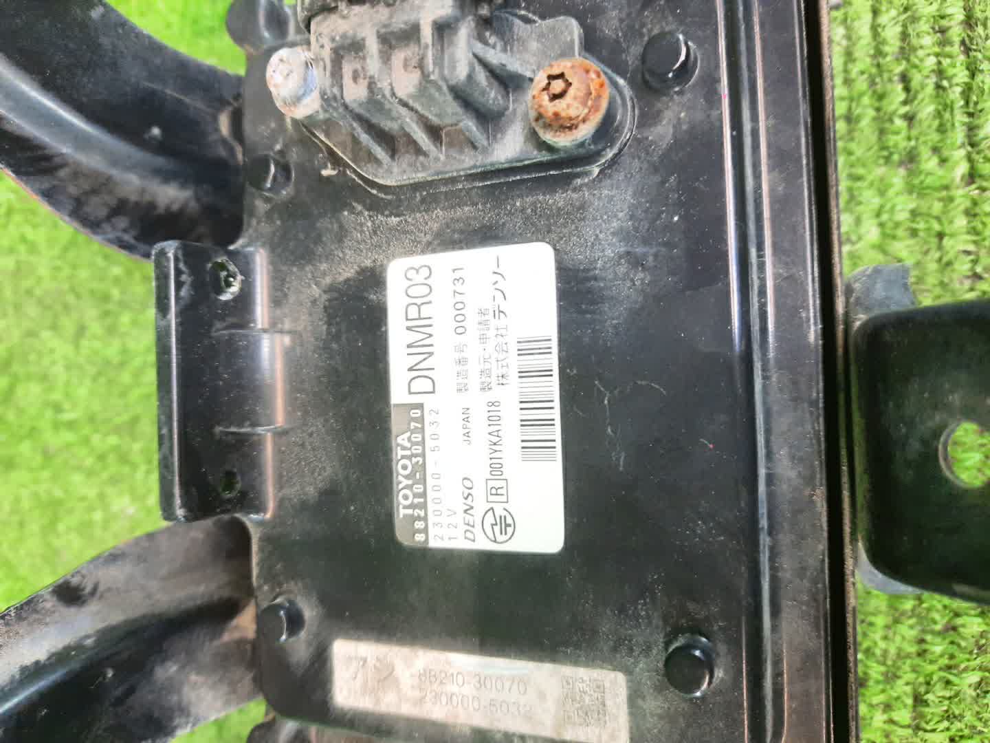 Радар-детектор TOYOTA CROWN MAJESTA UZS187 88210-30070 3 ракурс