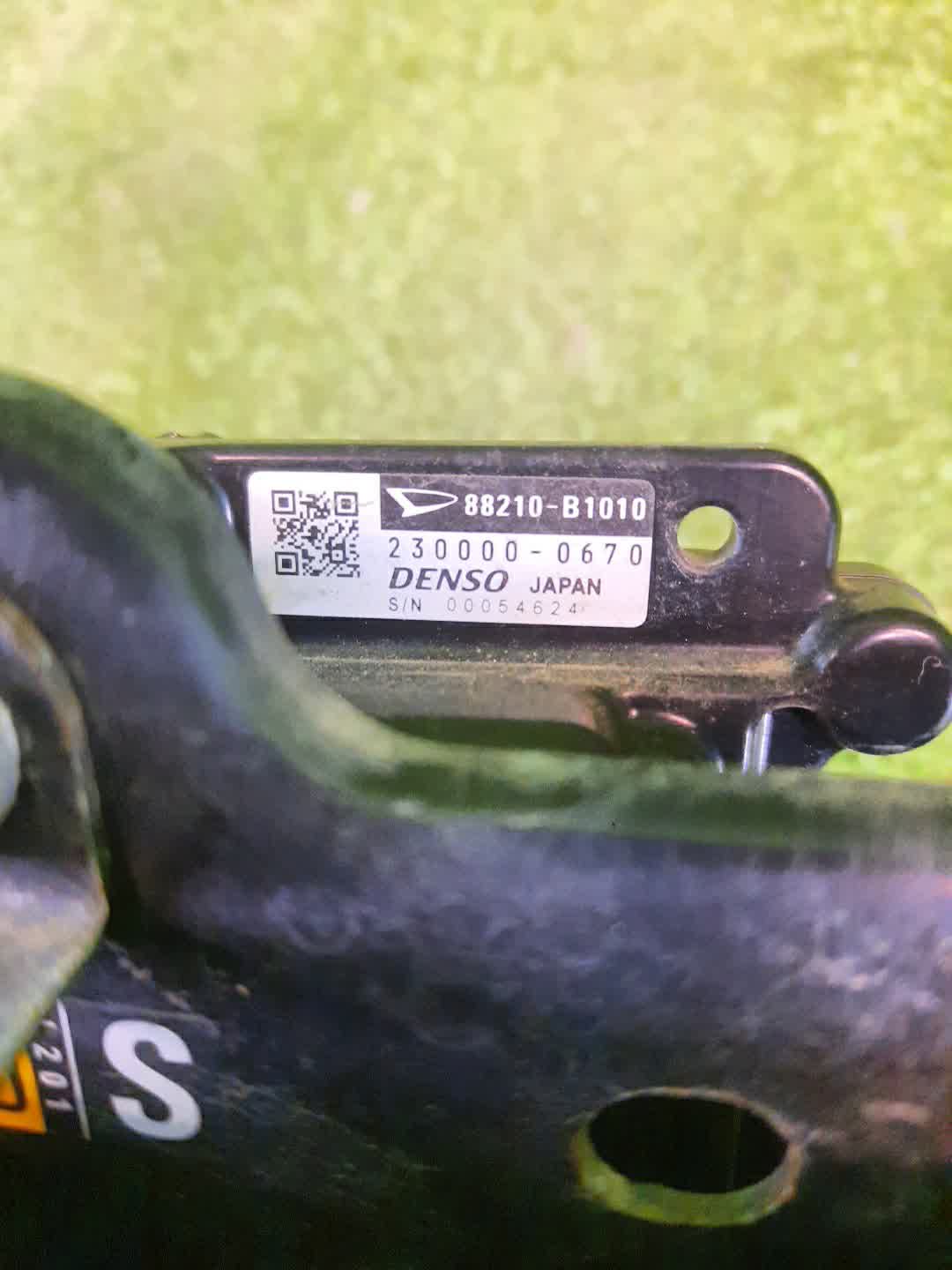 Радар-детектор TOYOTA PASSO M700A 88210-B1010 3 ракурс