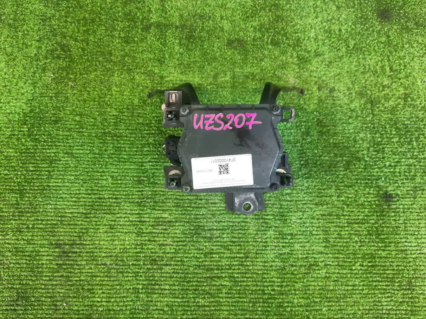 Радар-детектор TOYOTA CROWN MAJESTA UZS207 88210-30230 1 ракурс