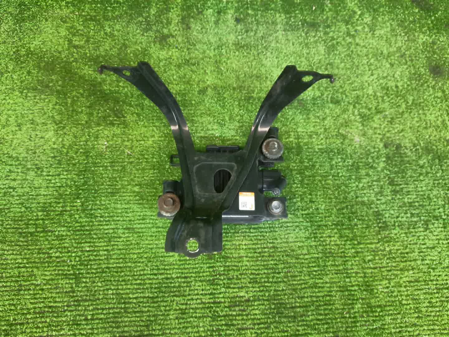 Радар-детектор TOYOTA CROWN MAJESTA UZS207 88210-30230 2 ракурс