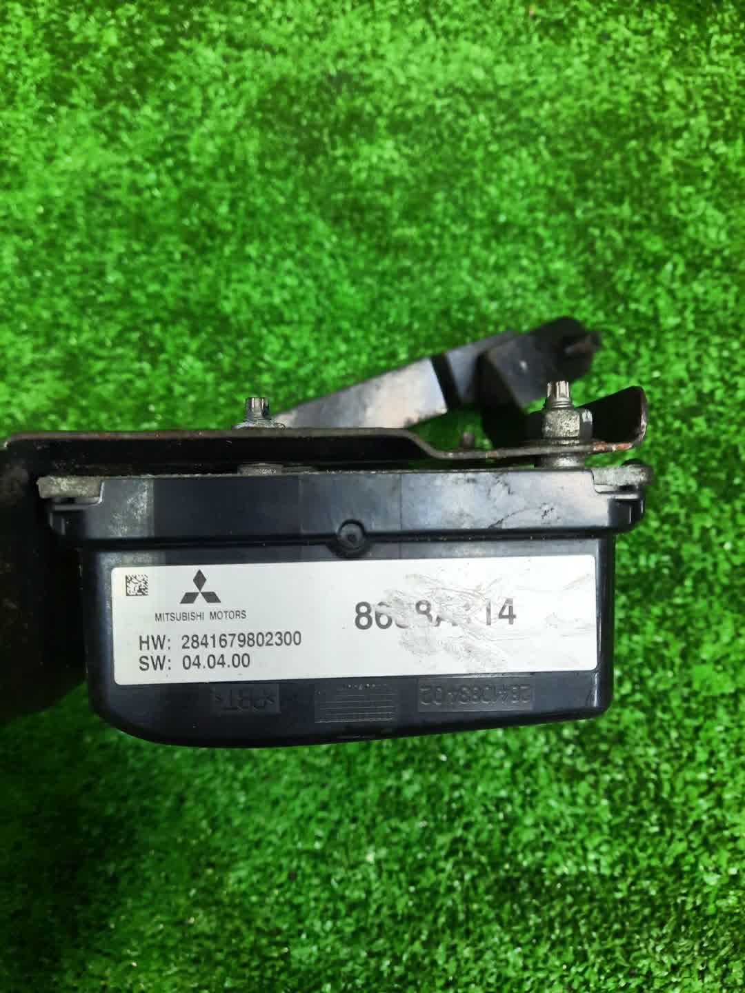 Радар-детектор MITSUBISHI OUTLANDER GF8W 4135A-ARS3B 3 ракурс