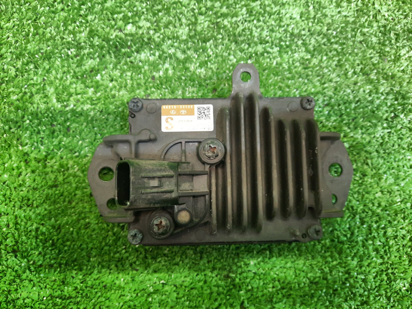 Радар-детектор TOYOTA RAV4 AXAH54 88210-33120 2 ракурс
