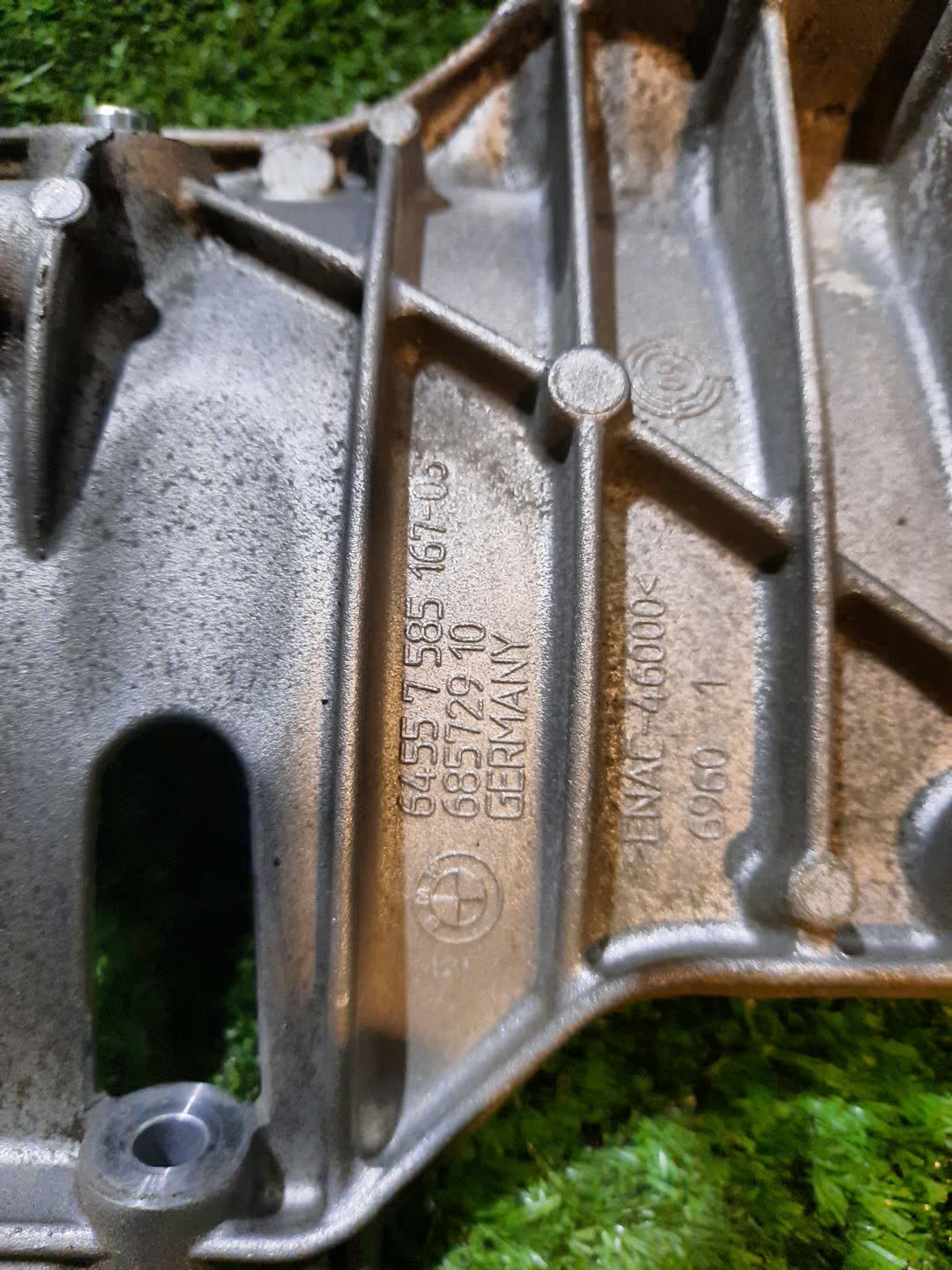 Ролик обводной BMW 5-Series Gran Turismo F07 N55B30A 7585167-06 2 ракурс Ролик обводной BMW 5-Series Gran Turismo F07 N55B30A 7585167-06 2 ракурс