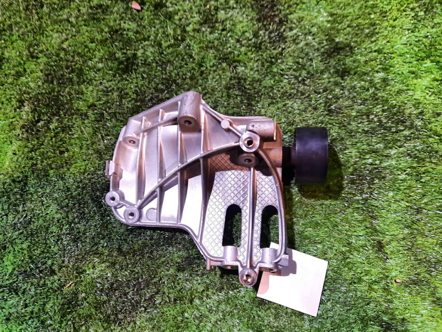 Ролик обводной BMW 5-Series Gran Turismo F07 N55B30A 7585167-06 3 ракурс
