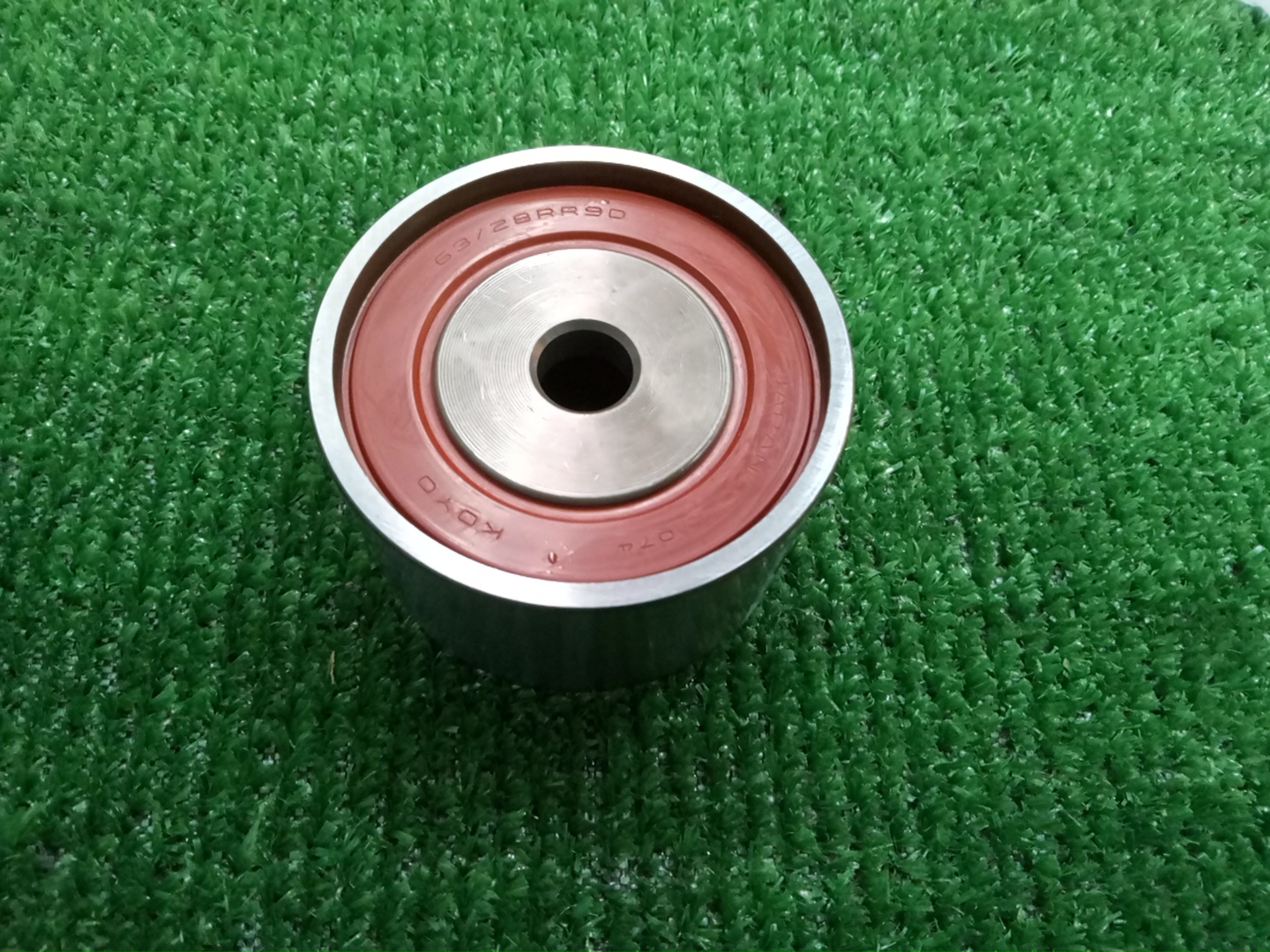 Ролик обводной TOYOTA CELSIOR UCF30 3UZ-FE 13503-50011 2 ракурс Ролик обводной TOYOTA CELSIOR UCF30 3UZ-FE 13503-50011 2 ракурс