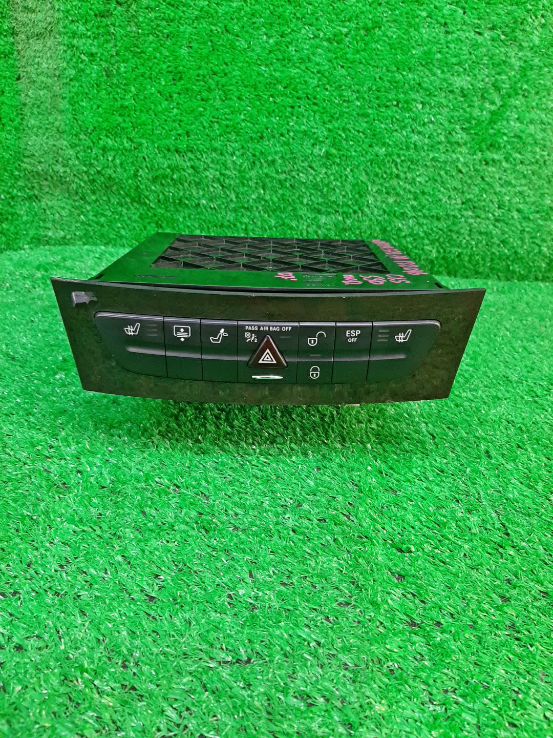 Cd-чейнджер MERCEDES-BENZ CLS-Class 219356C A2118218758 1 ракурс