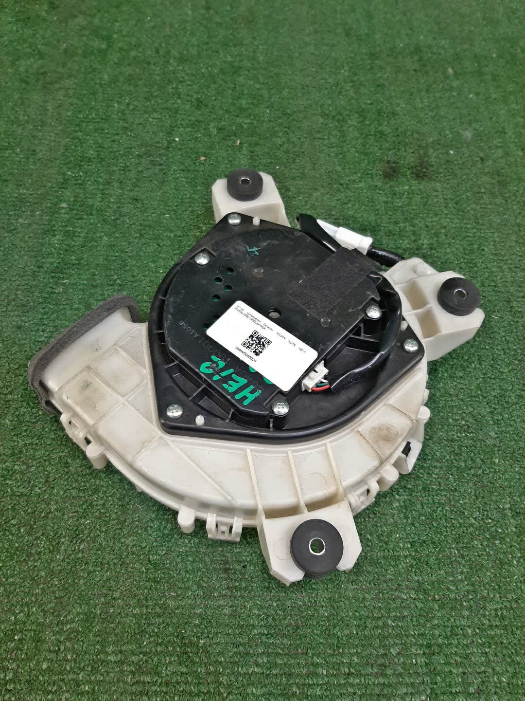 Мотор охлаждения батареи NISSAN NOTE HE12 282500-0560 3 ракурс