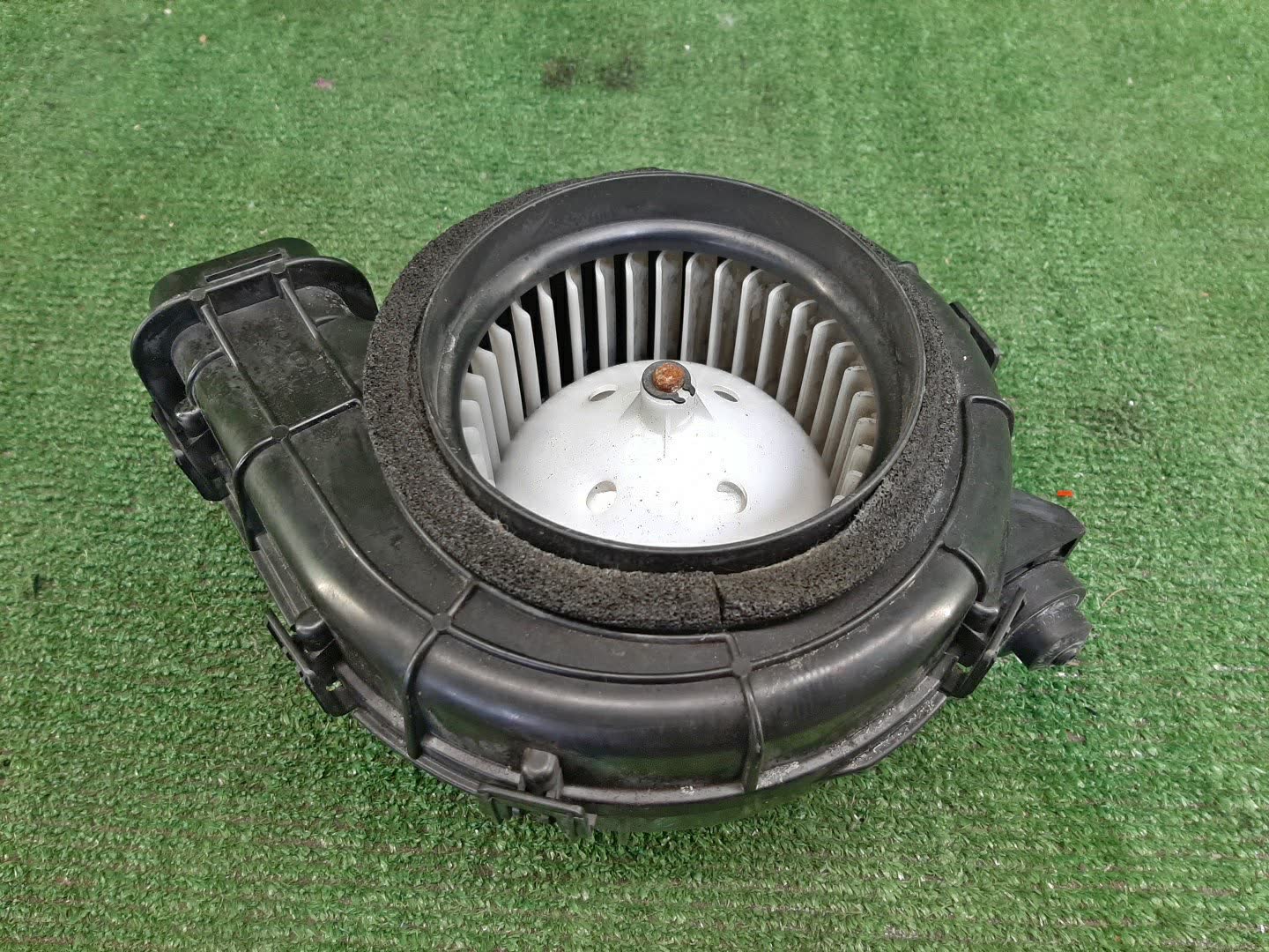 Мотор охлаждения батареи HONDA FREED GP3 1J810RE00031 3 ракурс