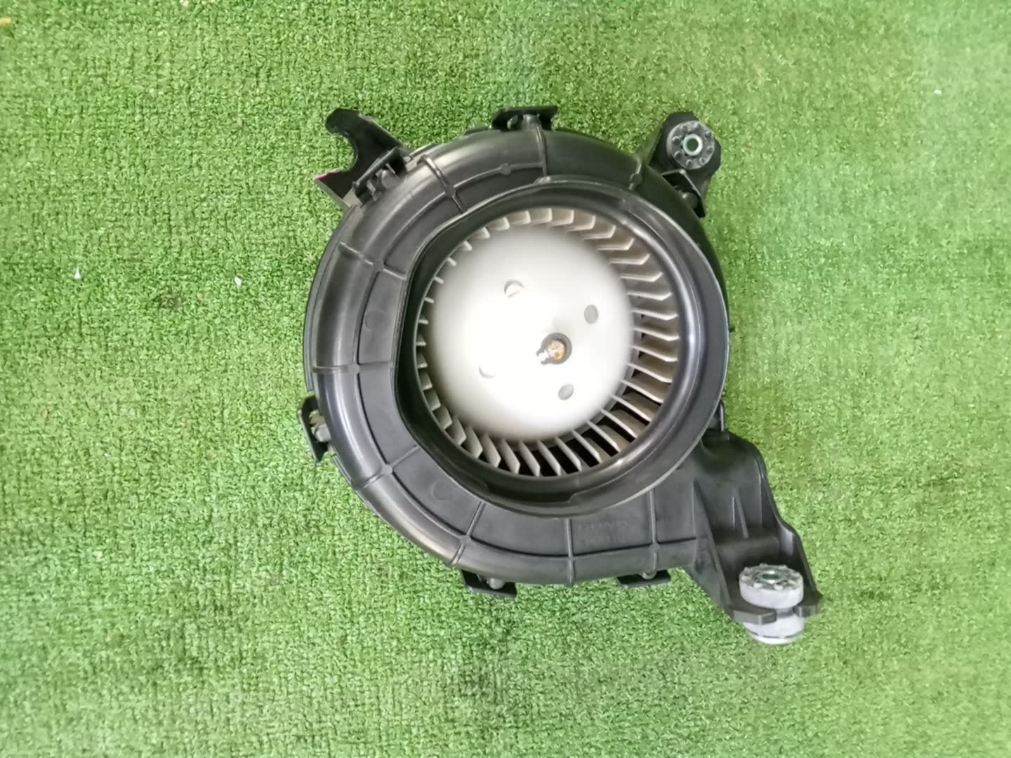 Мотор охлаждения батареи HONDA CR-Z ZF2 1J810-RTW-0031 1 ракурс