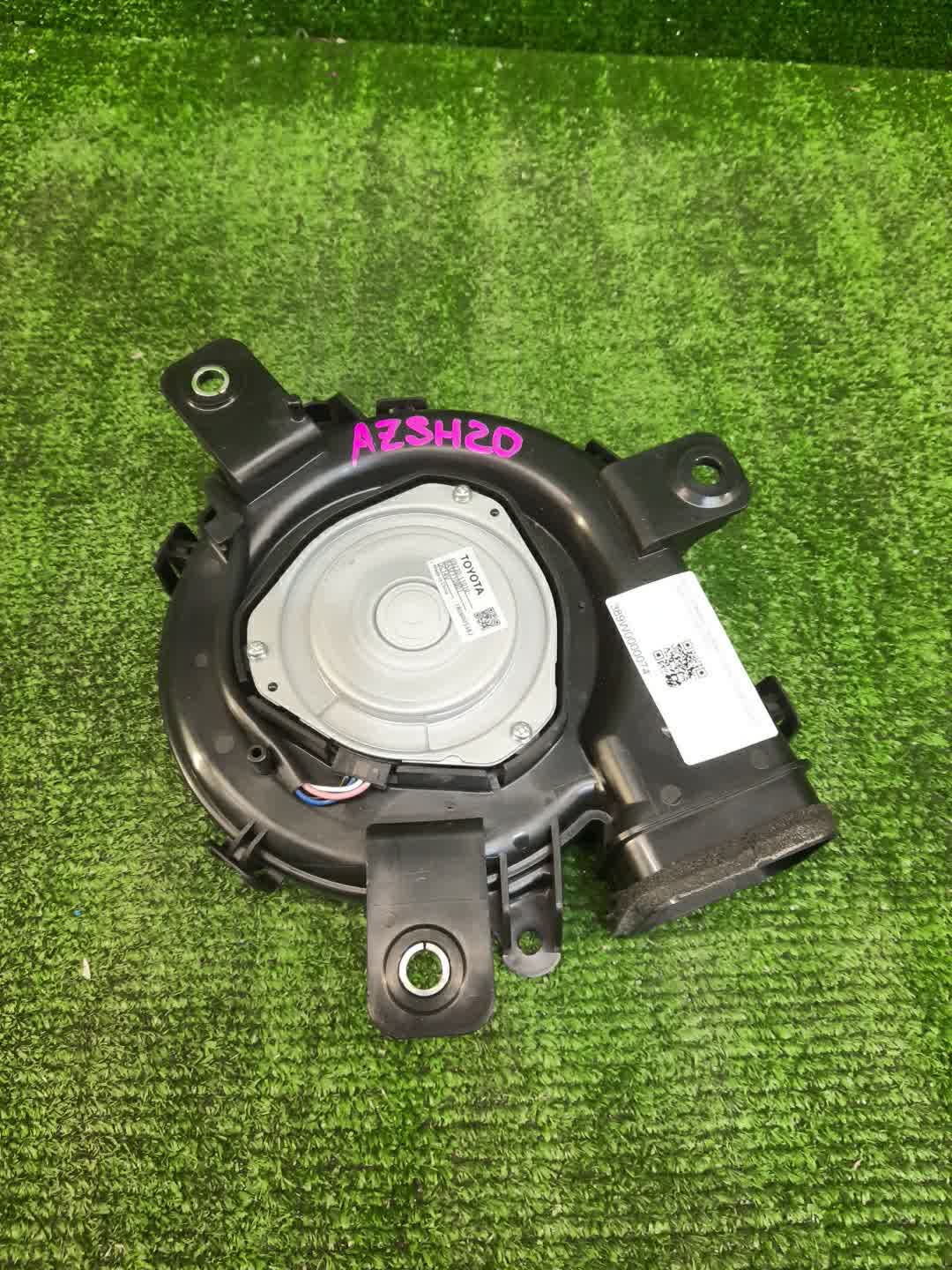 Мотор охлаждения батареи TOYOTA CROWN AZSH20 G2930-11010 1 ракурс Мотор охлаждения батареи TOYOTA CROWN AZSH20 G2930-11010 1 ракурс