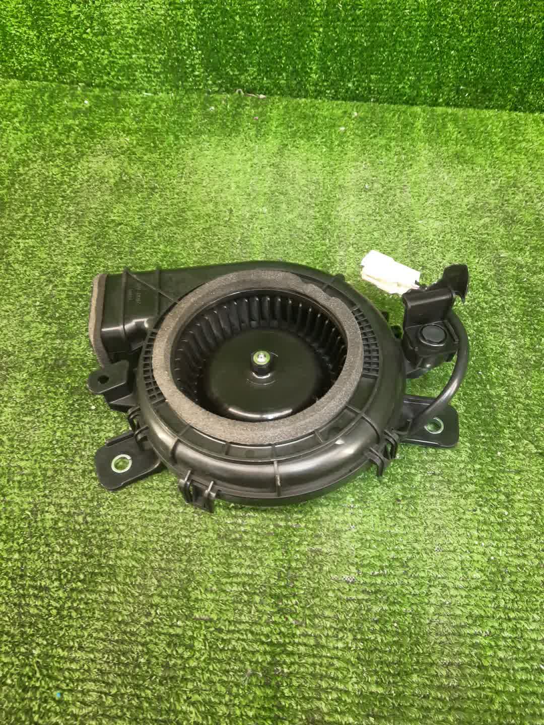 Мотор охлаждения батареи TOYOTA CROWN AZSH20 G2930-11010 3 ракурс