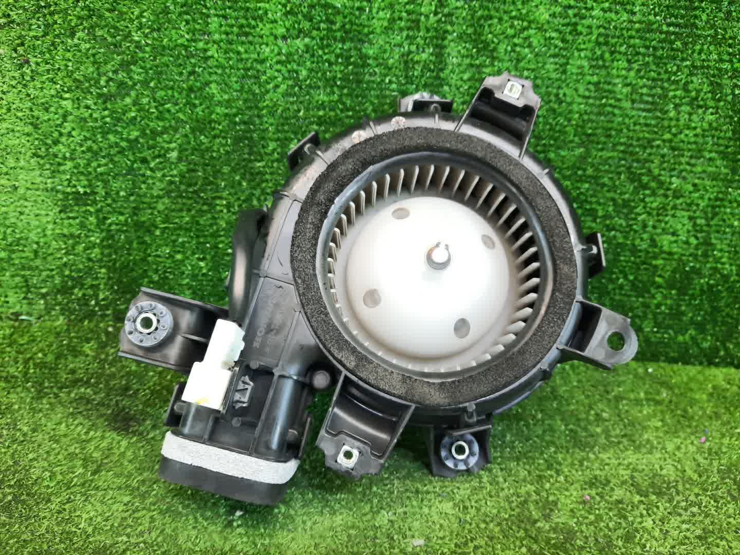 Мотор охлаждения батареи HONDA ACCORD CR6 1J810-5K1-0032 2 ракурс