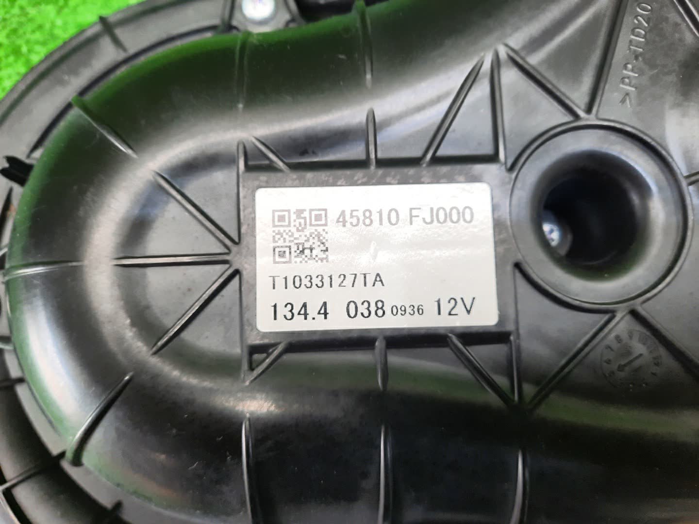 Мотор охлаждения батареи SUBARU XV GPE 45810-FJ000 3 ракурс