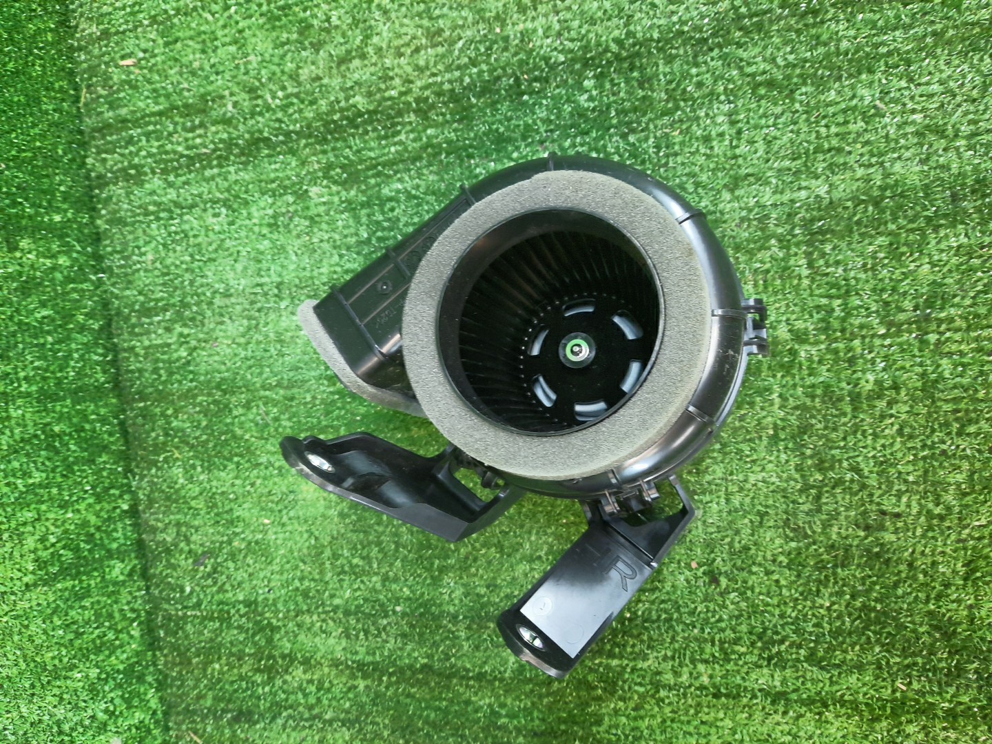 Мотор охлаждения батареи TOYOTA RAIZE A202A G9230-B1010 1 ракурс