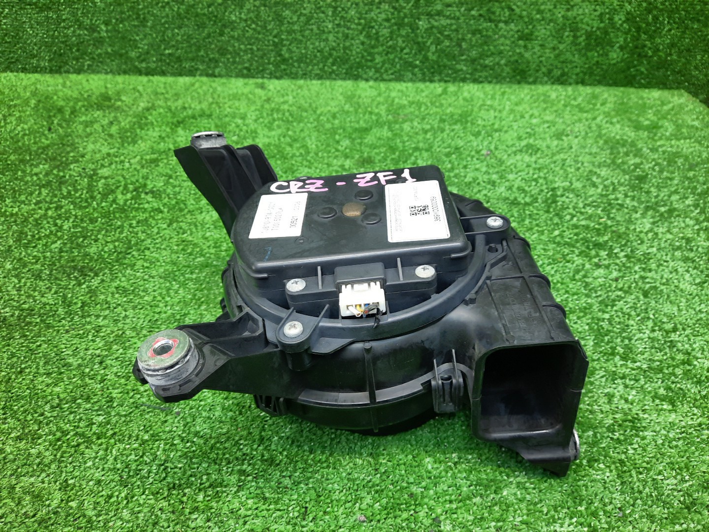 Мотор охлаждения батареи HONDA CR-Z ZF1 1J810-RTW-0031 1 ракурс