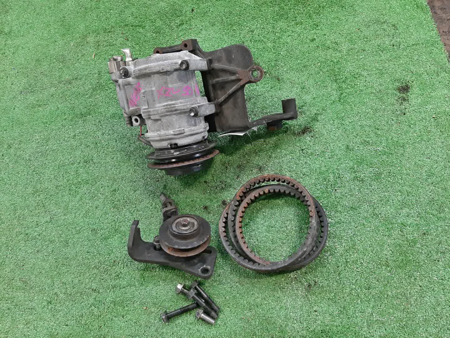 Рефкомпрессор TOYOTA DYNA XZU504 N04C 447200-4580 1 ракурс Рефкомпрессор TOYOTA DYNA XZU504 N04C 447200-4580 1 ракурс