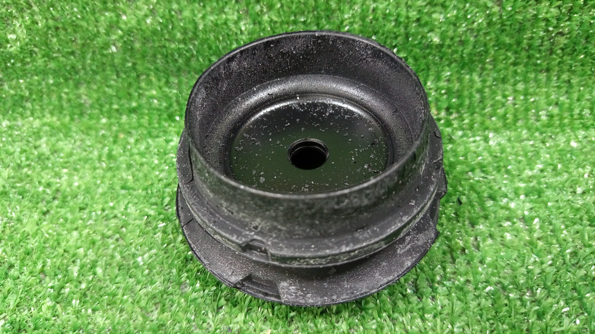Опора стойки TOYOTA YARIS KSP210 48609-K0011 2 ракурс