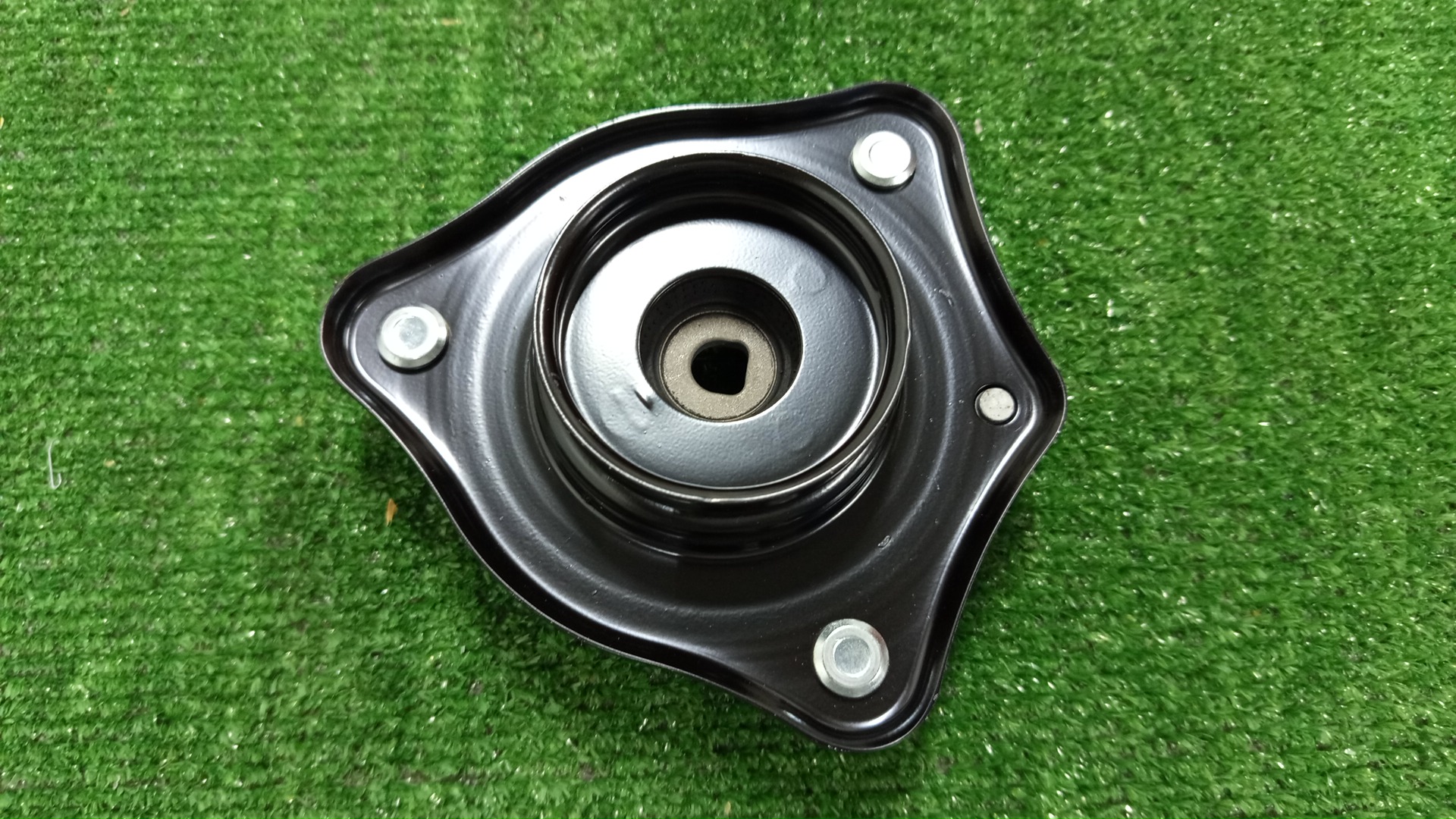 Опора стойки передний HONDA CIVIC FK7 51670-TGG-A01 2 ракурс