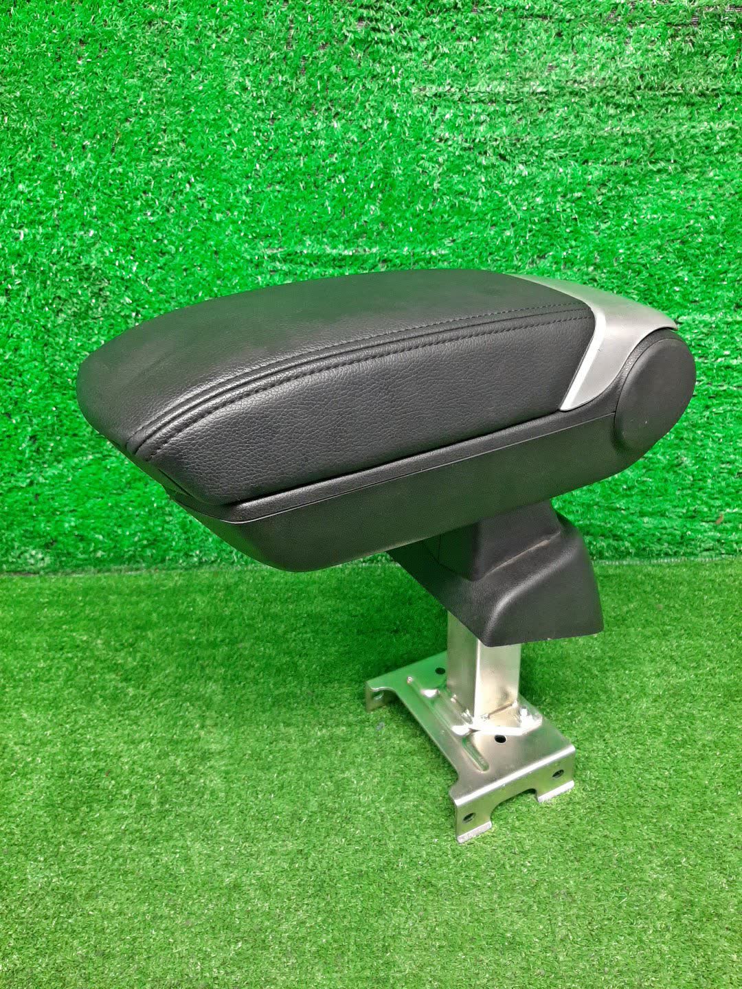 Бардачок между сиденьями HONDA FIT GP5 1 ракурс