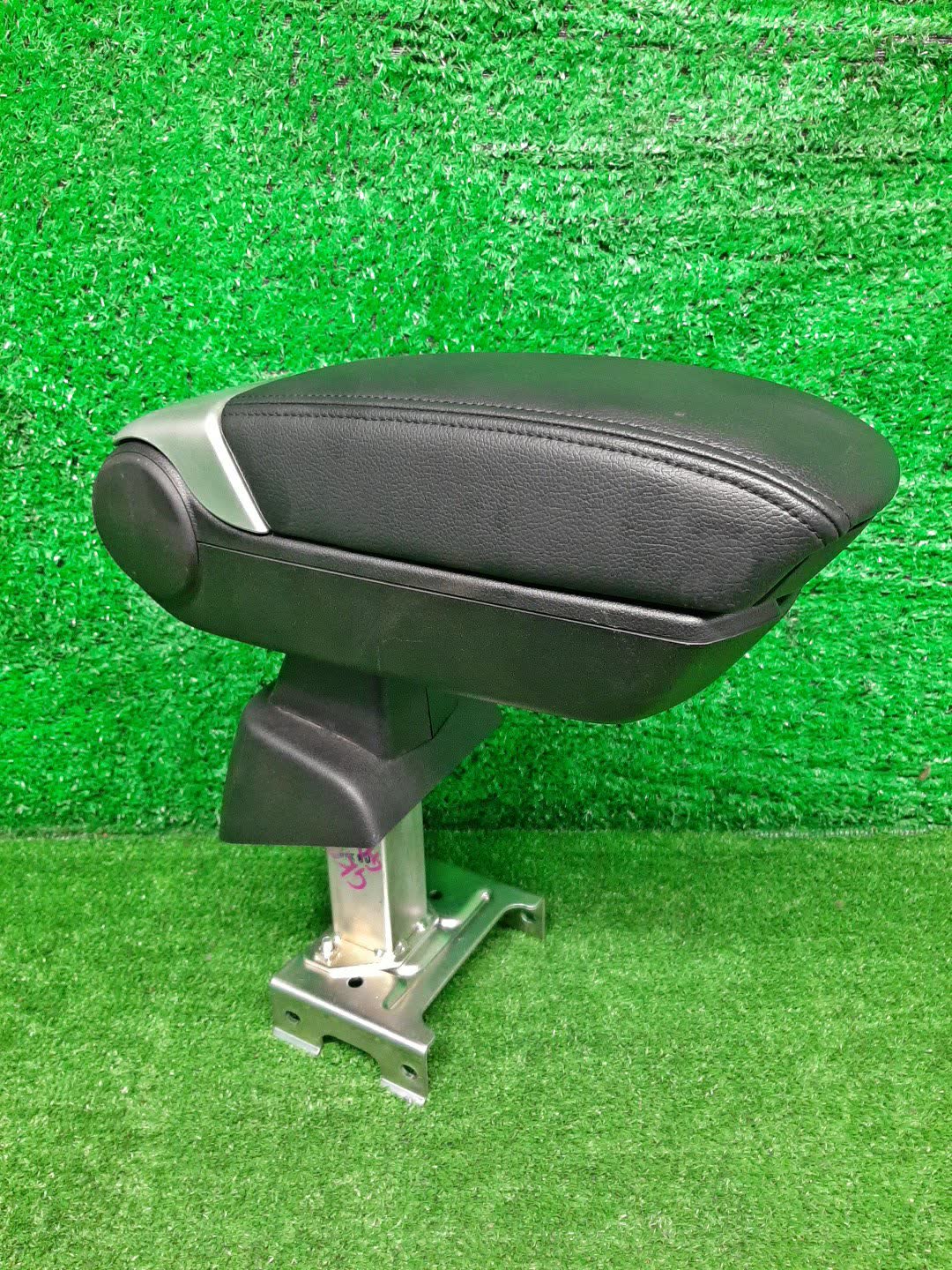 Бардачок между сиденьями HONDA FIT GP5 2 ракурс
