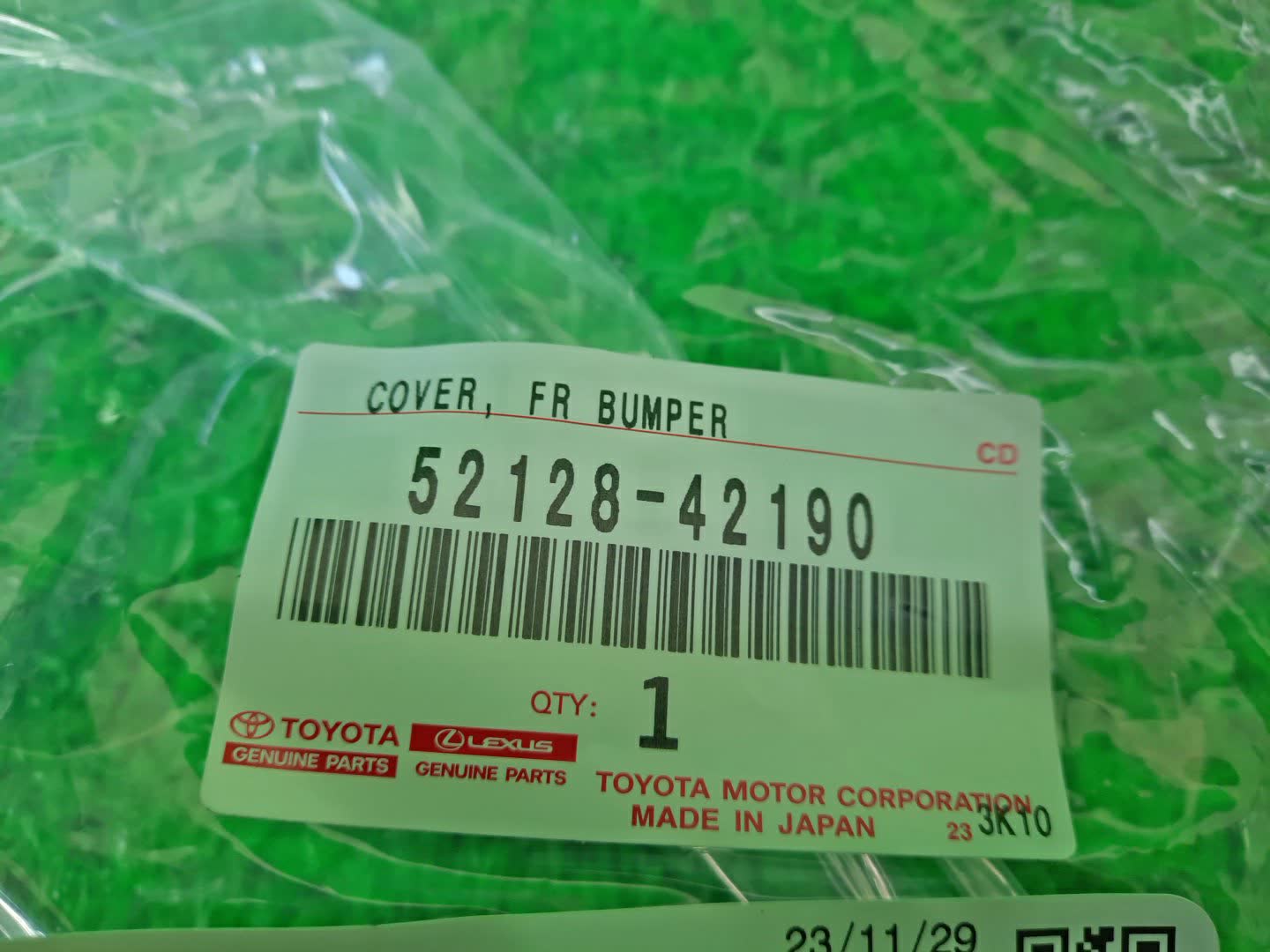 Очки на противотуманки левые передние TOYOTA RAV4 AXAH52 52128-42190 4 ракурс