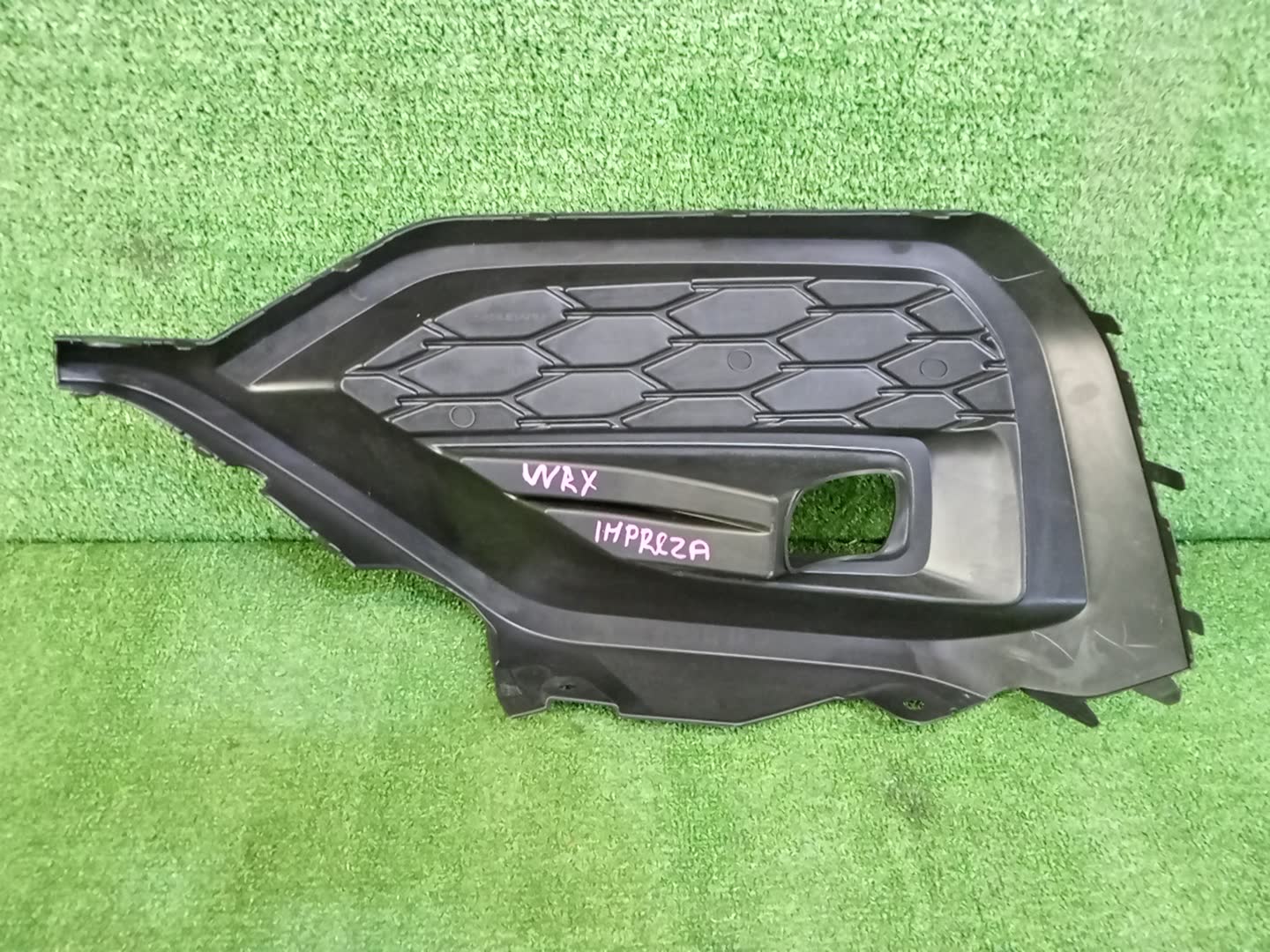 Очки на противотуманки правые SUBARU IMPREZA WRX VBH 2 ракурс