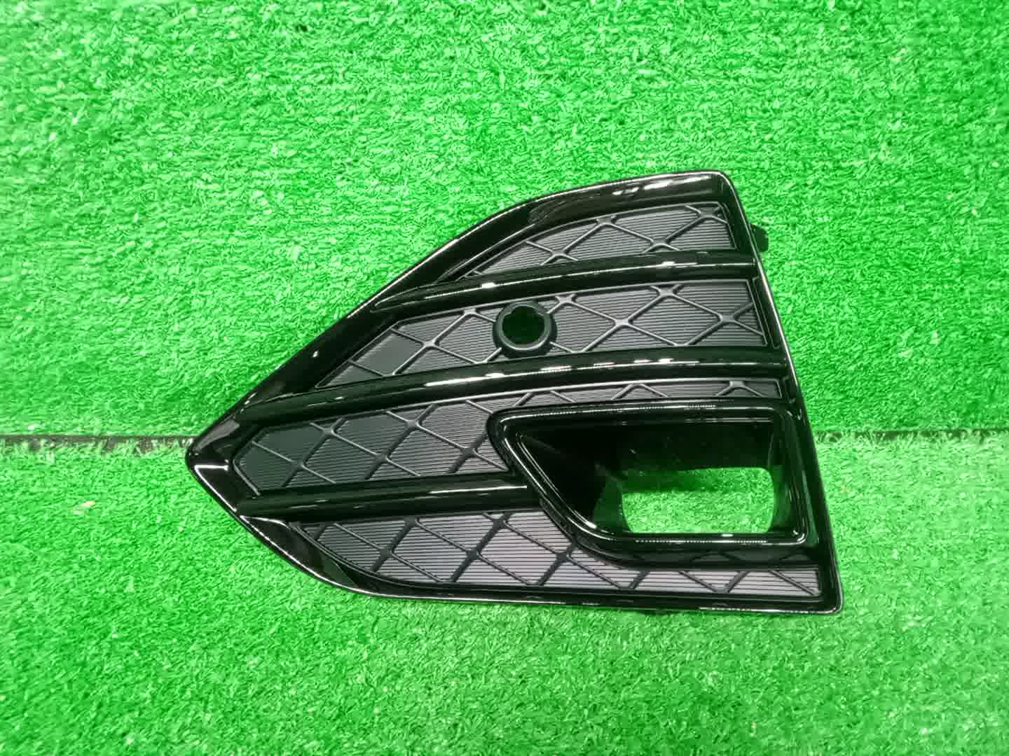 Очки на противотуманки левые передние TOYOTA CROWN AWS210 81482-30410 1 ракурс