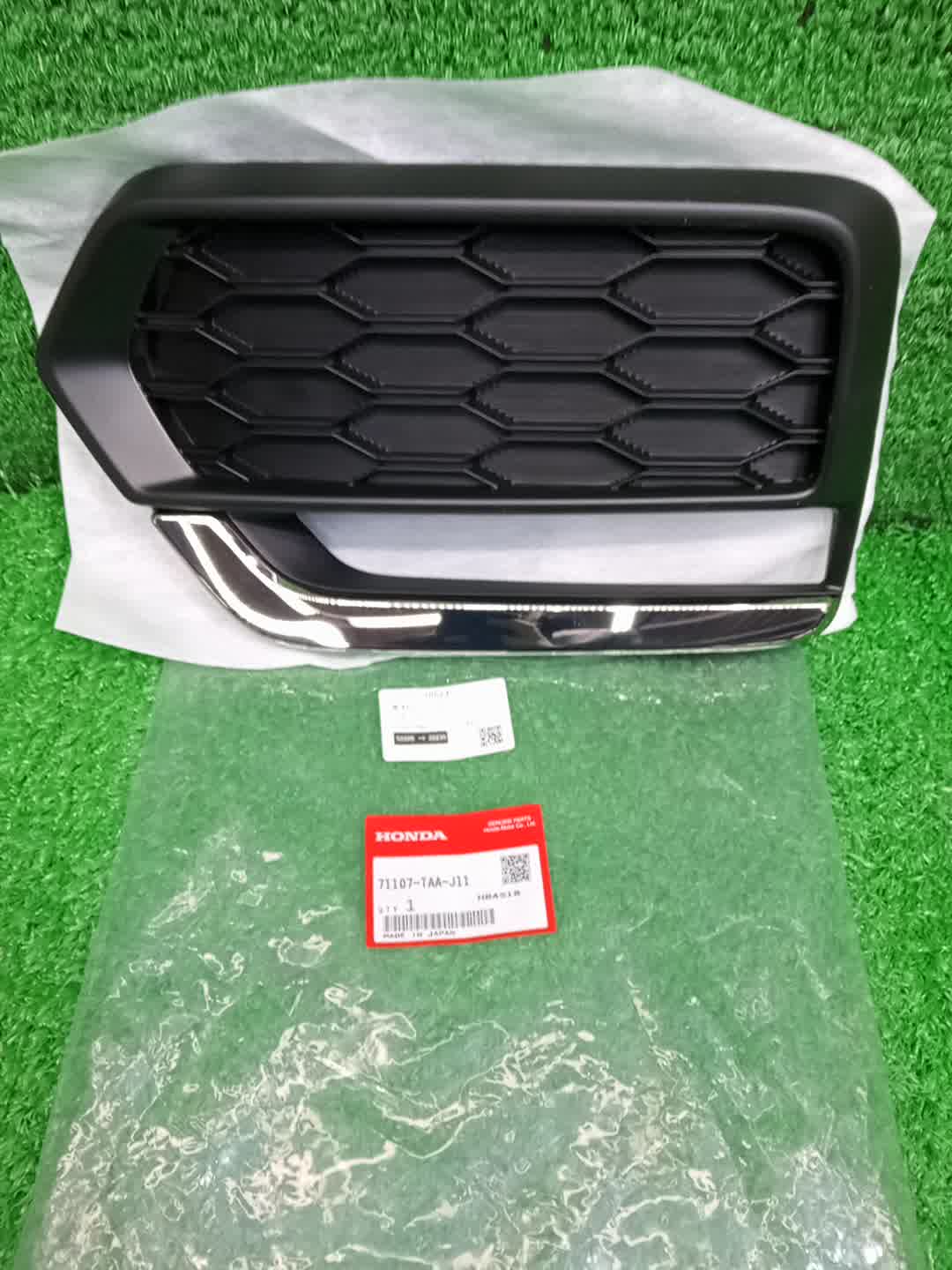 Очки на противотуманки левые передние HONDA STEPWGN RP4 71107-TAA-J11 2 ракурс
