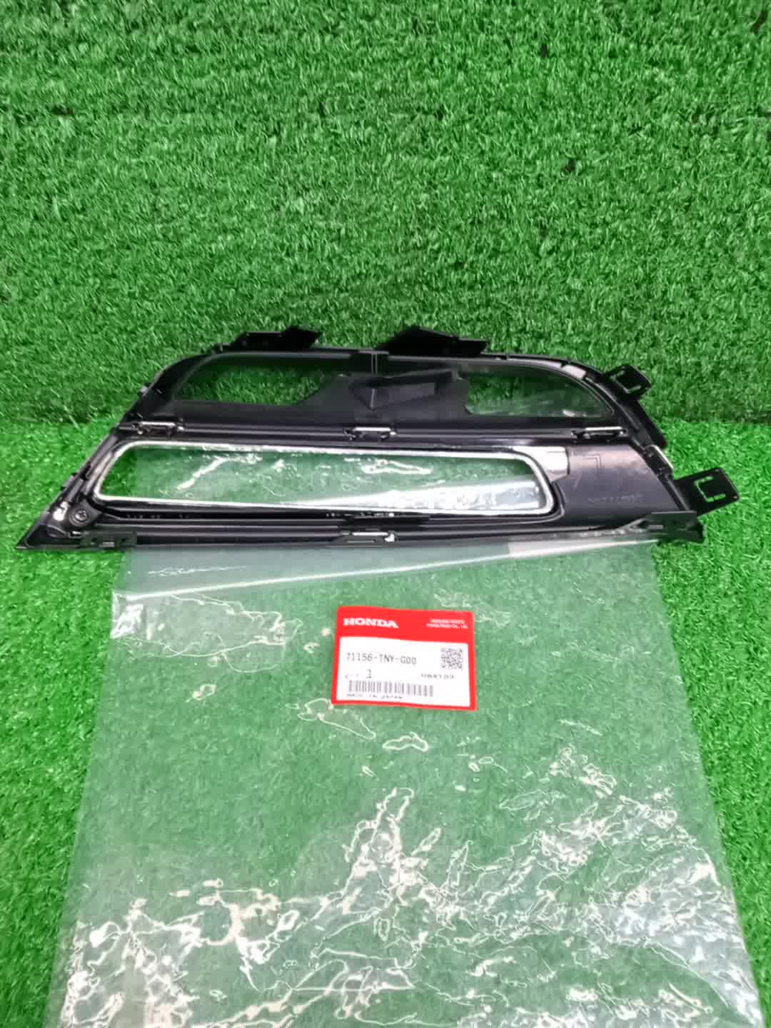 Очки на противотуманки левые передние HONDA CR-V RT6 71156-TNY-G00 2 ракурс
