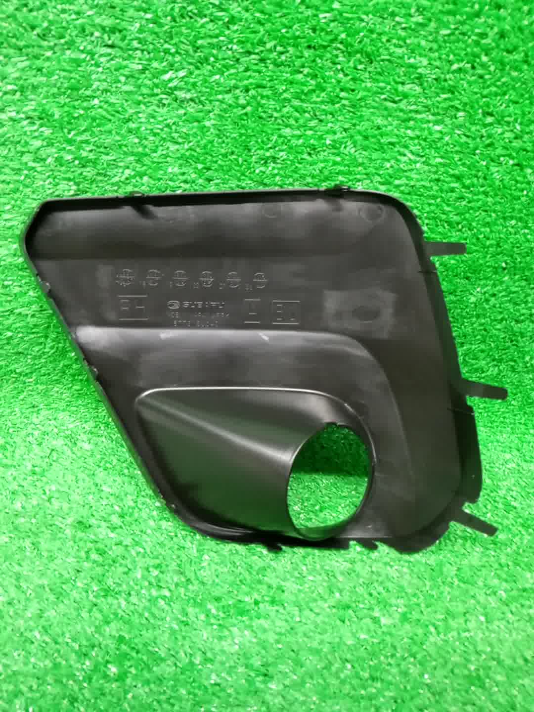 Очки на противотуманки правые передние SUBARU FORESTER SK5 57731SJ040 2 ракурс