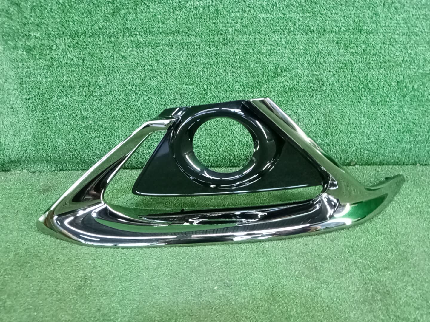 Очки на противотуманки левые TOYOTA AQUA NHP10 52128-52140 1 ракурс