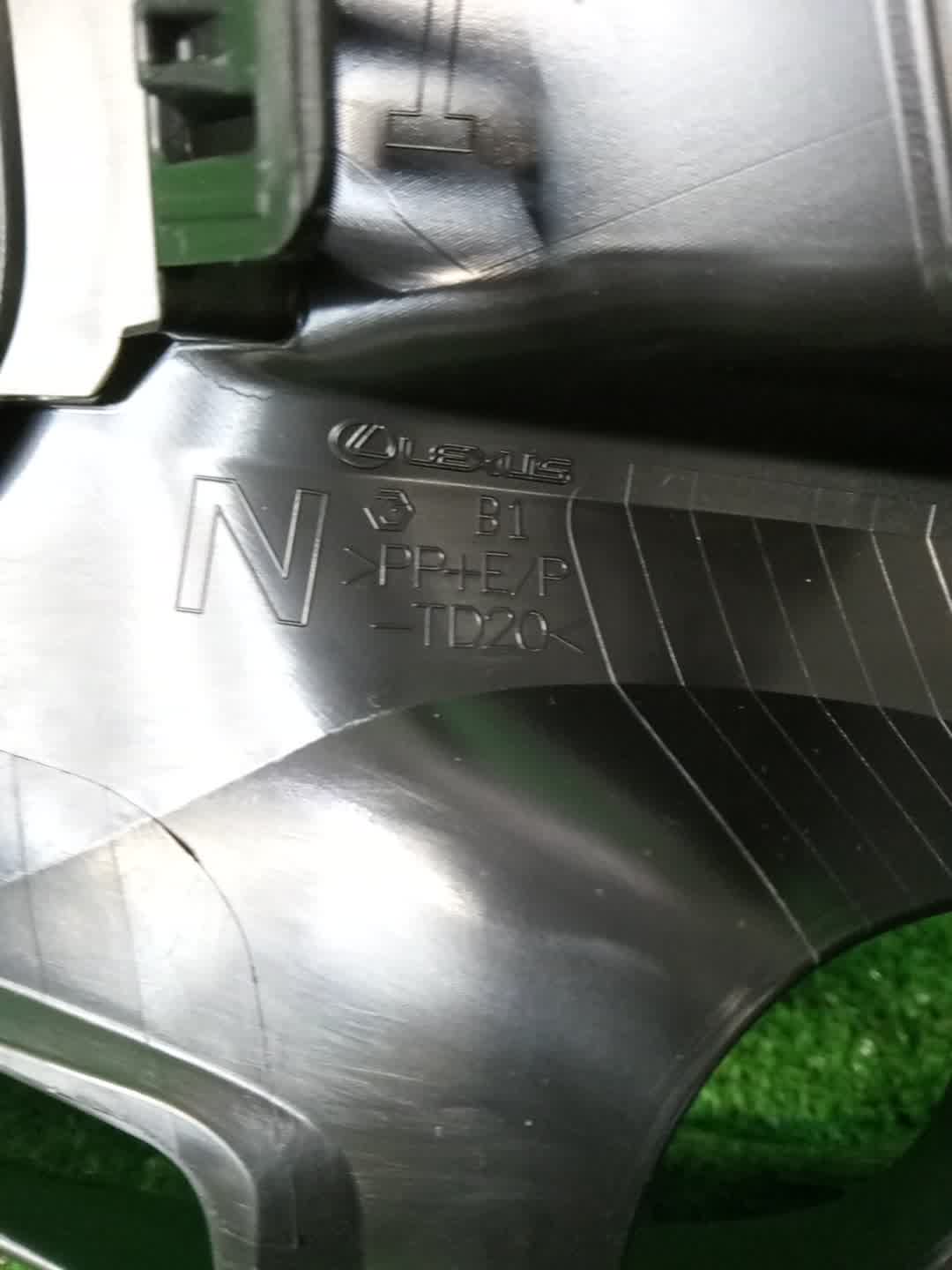 Очки на противотуманки правые передние LEXUS NX450H+ AAZH26 53127-78040 4 ракурс