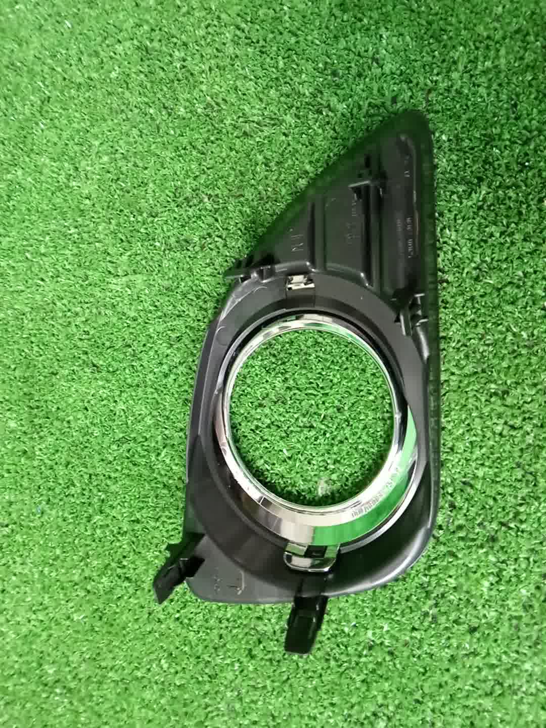 Очки на противотуманки левые передние TOYOTA CAMRY ACV40 52040-33030 2 ракурс