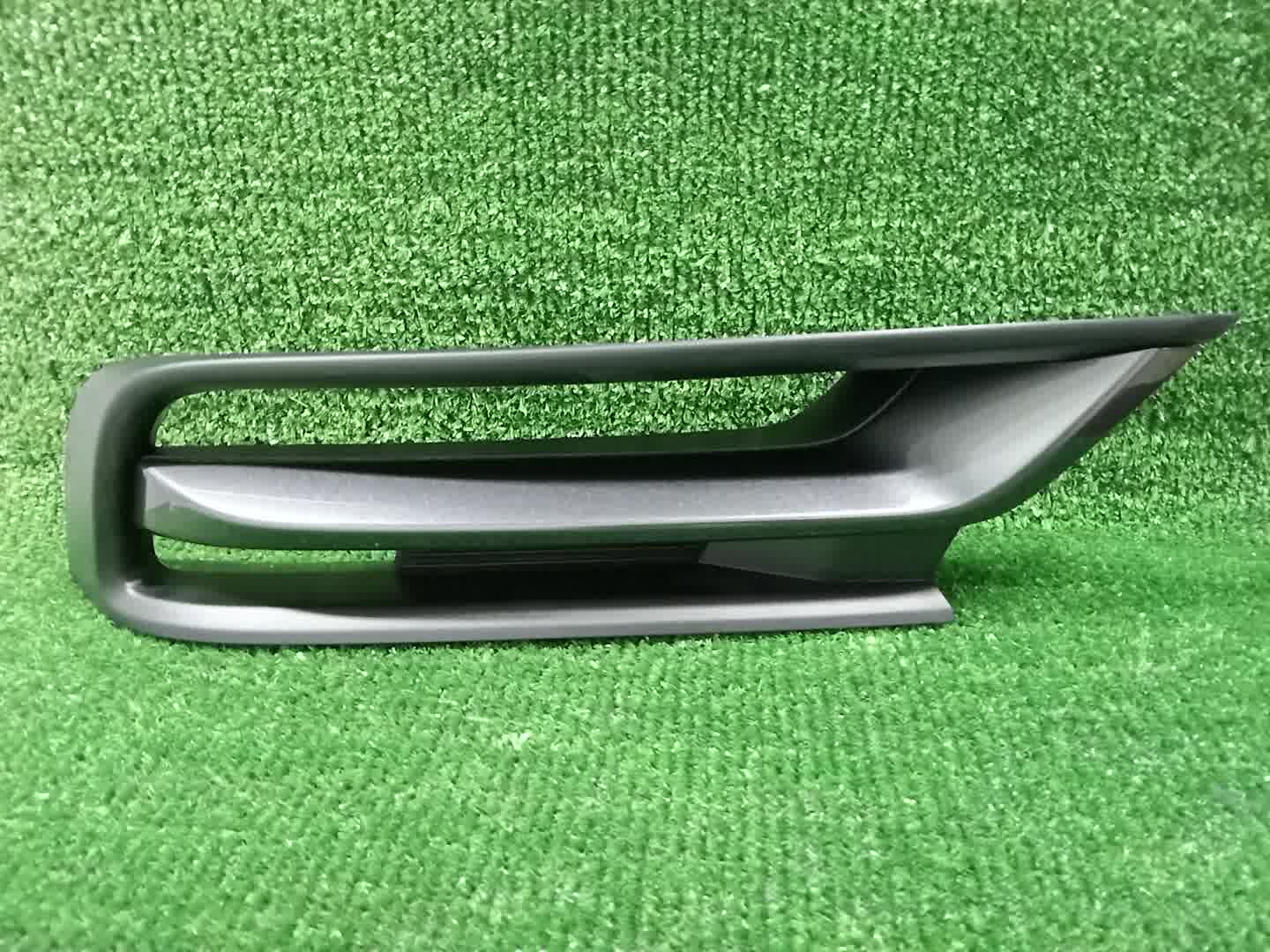 Очки на противотуманки правые HONDA VEZEL RV6 71140-3N0-J01 1 ракурс