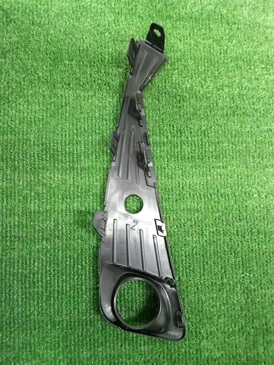 Очки на противотуманки правые TOYOTA C-HR NGX10 52127-10100 2 ракурс