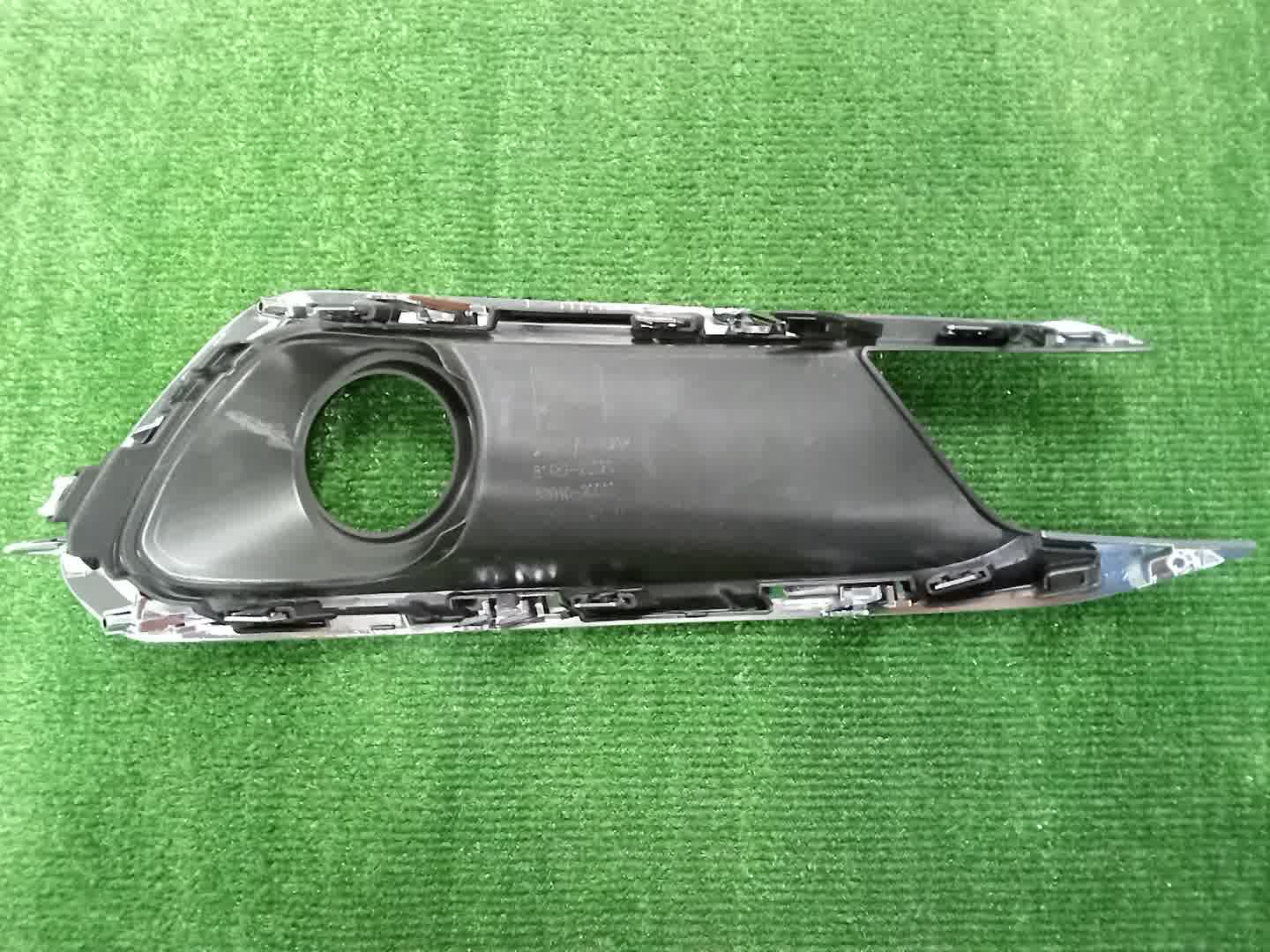 Очки на противотуманки левые TOYOTA PREMIO ZRT260 52040-20010 2 ракурс