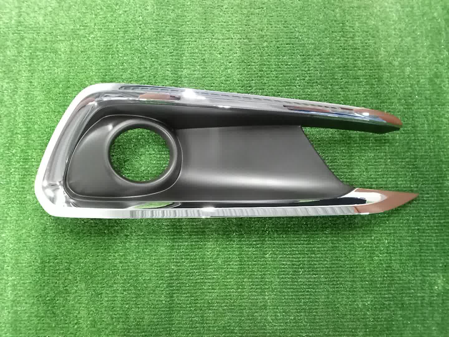 Очки на противотуманки правые TOYOTA PREMIO ZRT260 52030-20010 1 ракурс