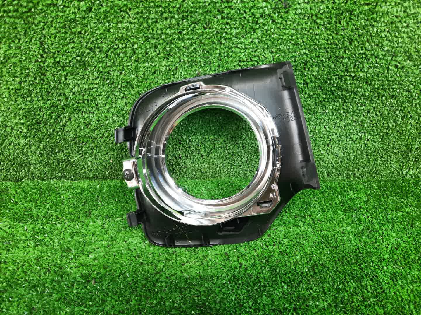 Очки на противотуманки левые передние LEXUS GX460 URJ150 52040-60030 2 ракурс