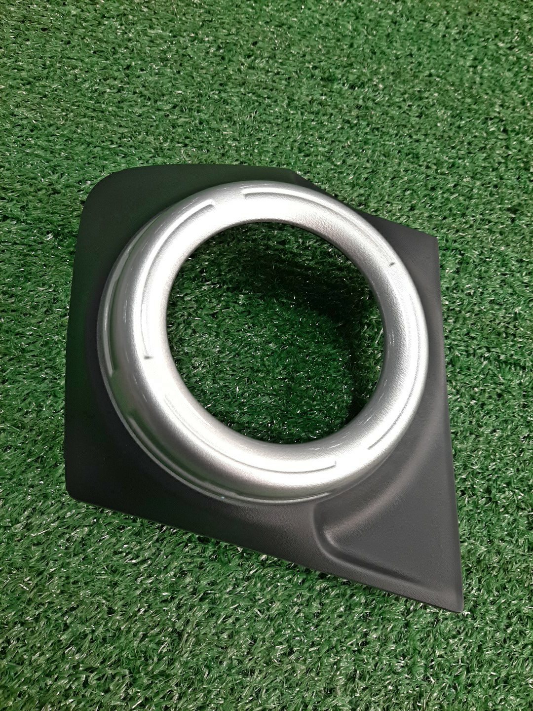 Очки на противотуманки левые MITSUBISHI L200 KL1T 8321A593HA 1 ракурс