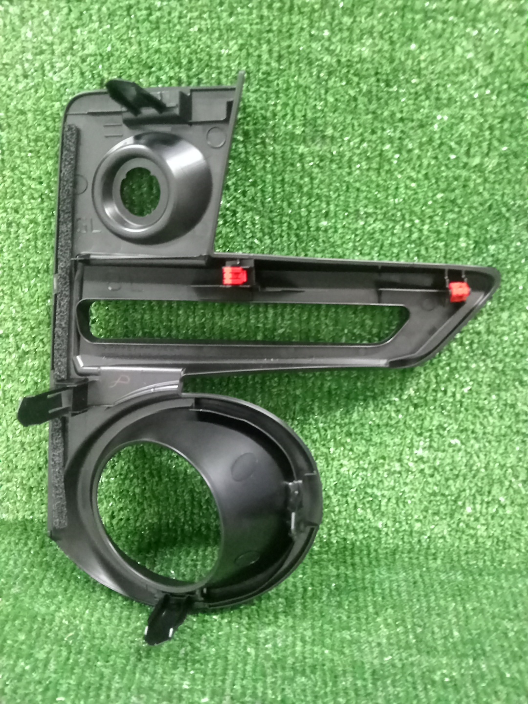 Очки на противотуманки левые передние TOYOTA RAIZE A200A 52713-B1170 2 ракурс