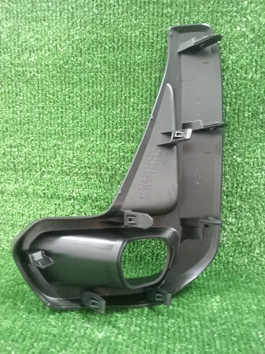Очки на противотуманки правые передние TOYOTA HILUX GUN125 52127-0K860 2 ракурс