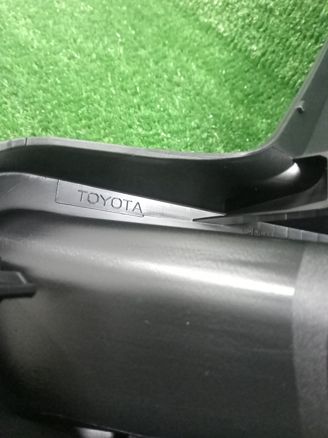 Очки на противотуманки правые передние TOYOTA HILUX GUN125 52127-0K860 4 ракурс