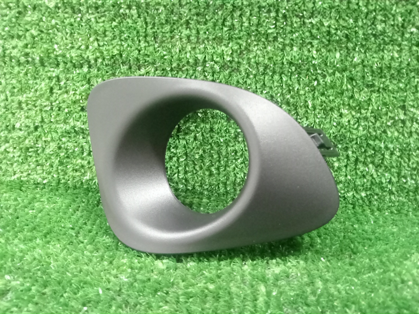 Очки на противотуманки левые TOYOTA COROLLA CROSS ZSG10 81482-16030 1 ракурс Очки на противотуманки левые TOYOTA COROLLA CROSS ZSG10 81482-16030 1 ракурс