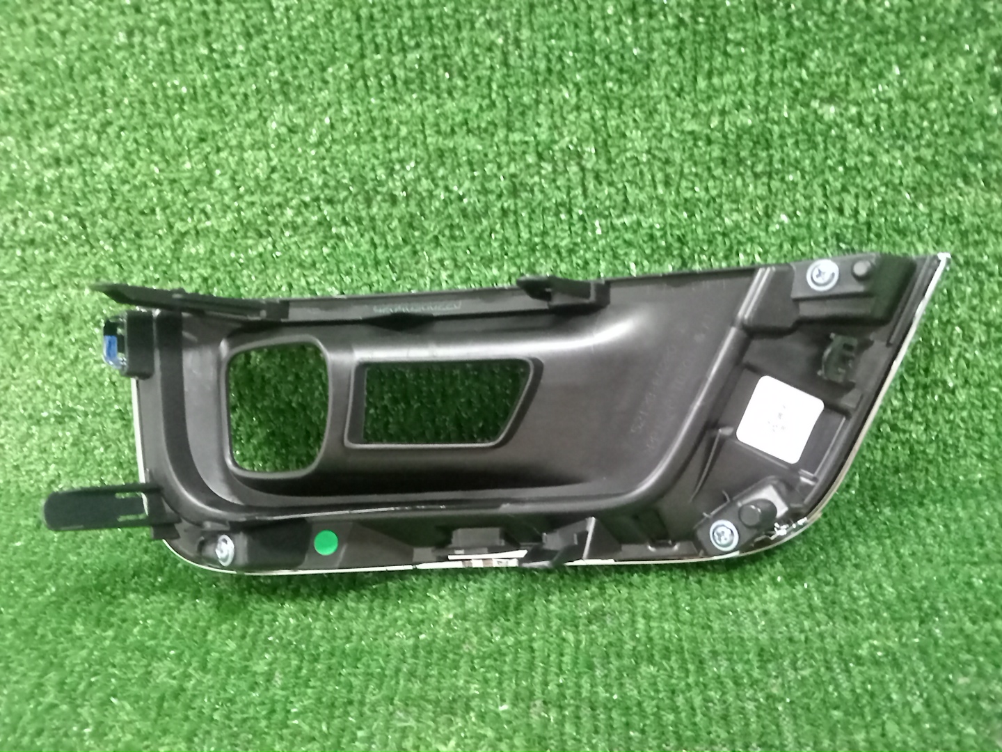 Очки на противотуманки левые передние TOYOTA LAND CRUISER FJA300W 52040-60220 2 ракурс